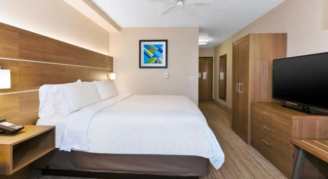 Номер Standard Holiday Inn Express Hotel & Suites Petoskey by IHG