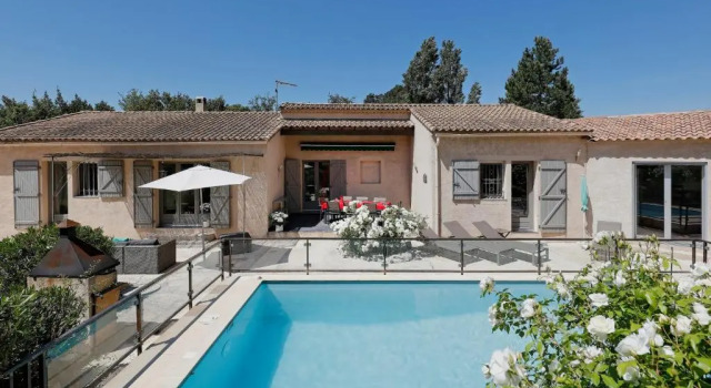 Вилла Villavos- Le Bocage - Ancienne bastide Au charme authentique - piscine et jardin privés - 12 pers - Cassis