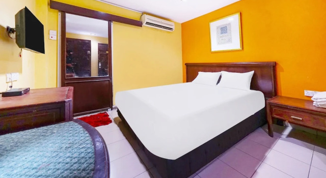 Номер Deluxe OYO 90486 Station Hotel