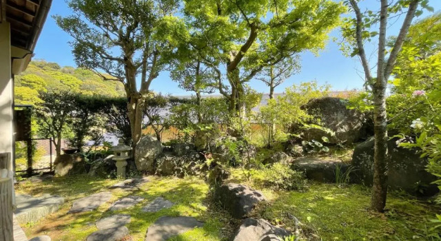 Коттедж Atami Roji Kaede -熱海 路地楓- 温泉付 ペット可