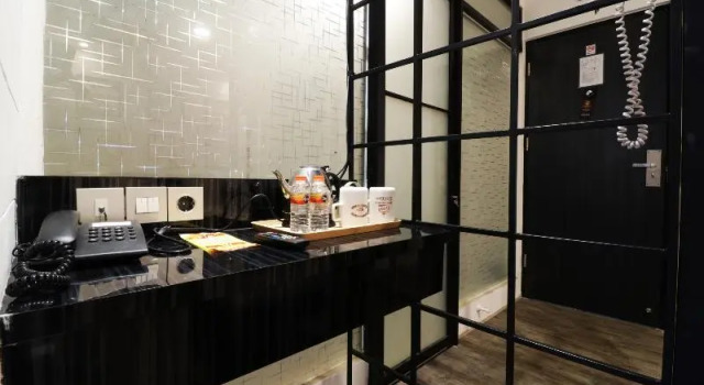 Люкс Standard Hotel Sanrina Makassar