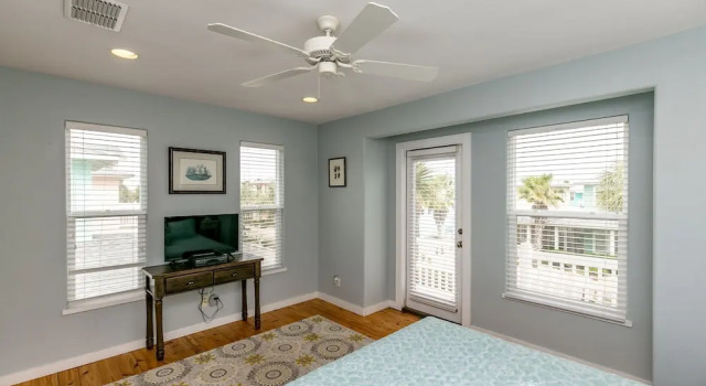 4BR/4.5BA Vibrant House, Village Walk by RedAwning, Забронировать Дом для отпуска Коттеджи Порт-Аранзас, Коттедж