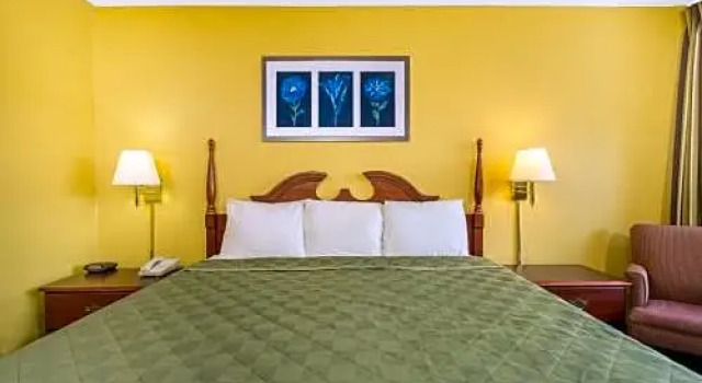 Номер Standard Knights Inn
