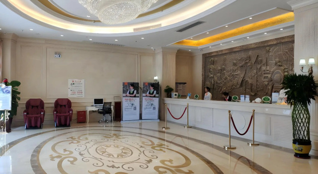 Vienna Hotel (Lingshui Center), Prenota Hotel Lingshui Hainan