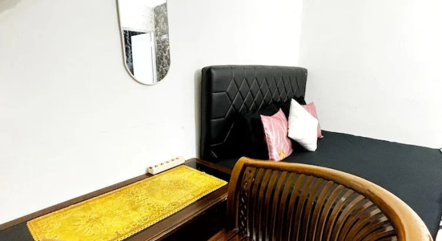 Kost Harian Semarang Murah, Prenota Hotel Hotel a Semarang con colazione, vicino a Grande Moschea di Giava Centrale, Colazione