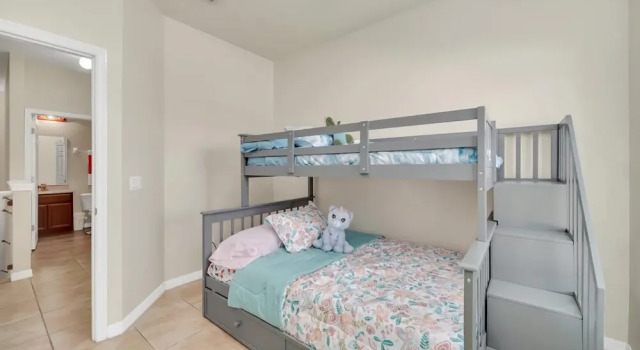 Brand NEW Garden View Condo Minutes to Disney
