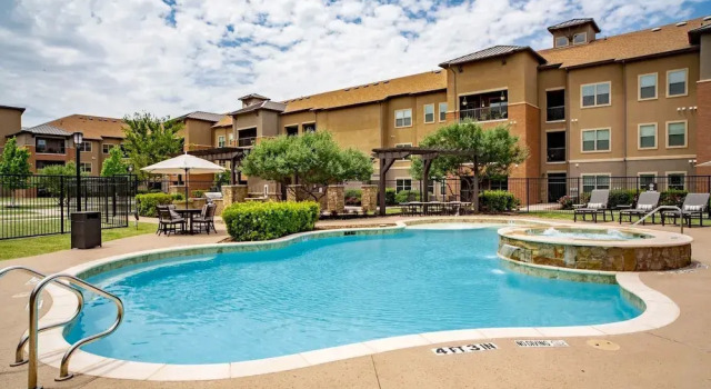 Landing Furnished Apartments near East Arlington