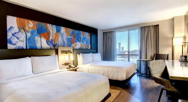 Четырёхместный номер Standard Tulsa Marriott Southern Hills