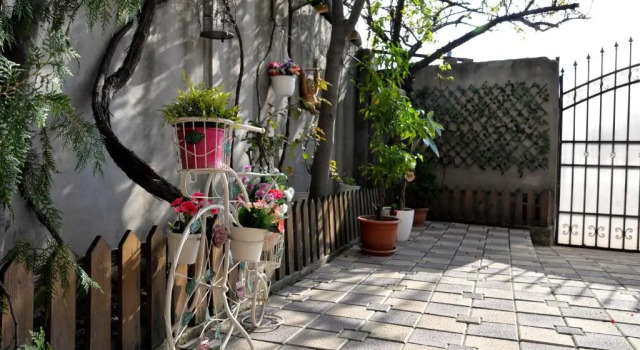 Апартаменты Superior Collosal Apartment with Garden