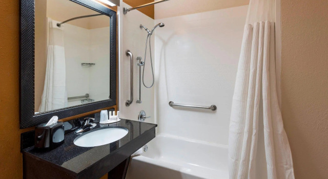 Четырёхместный номер Standard Fairfield Inn and Suites St Petersburg Clearwater