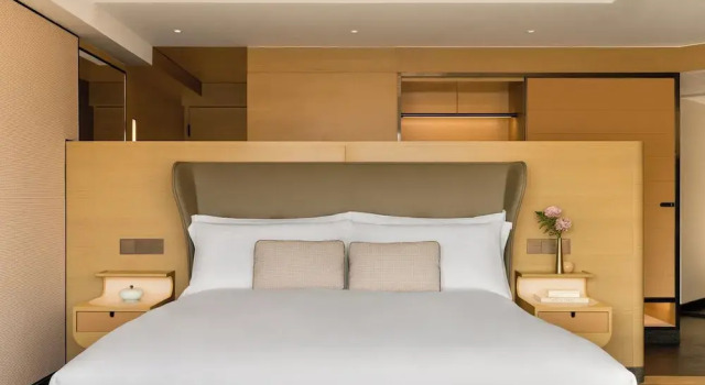 Двухместный люкс Studio с видом на гавань Regent Hong Kong
