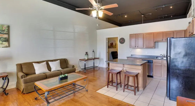 Steps to Restaurants & Shops! Dtwn Marshall Apt, Book Lejlighed Marshall Texas