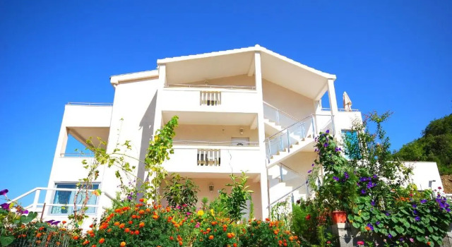 Jaz Apartments