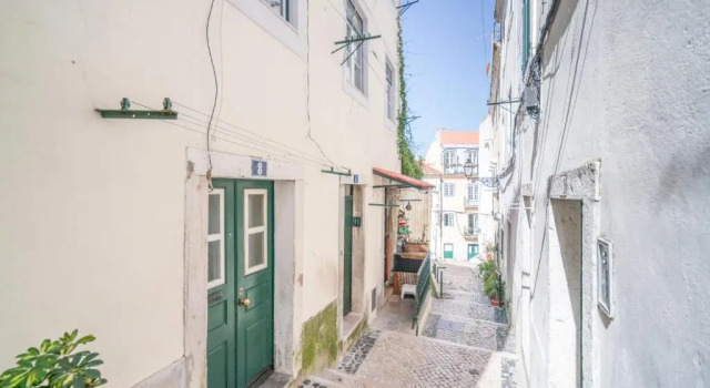 Апартаменты VisitLisbon4Fun: ALFAMA II