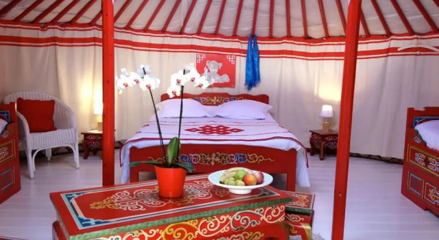 Yourte au Paradis, Rezerwuj Hotel Souvigné Poitou-Charentes
