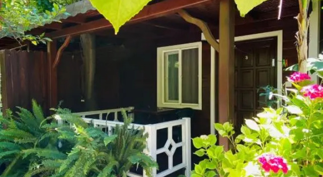 Бунгало с видом на сад Canada Hotel & Bungalows