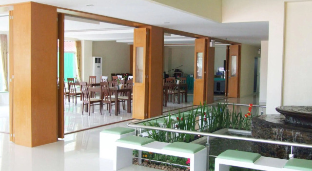 Ruan Rim Nam, Reserva ahora Hotel Roi Et 