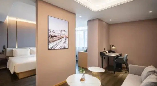 Двухместный люкс Superior Atour Hotel by TV Tower and Youth Avenue