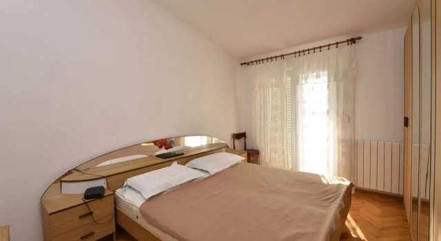 Apartments and Room Mate-mare