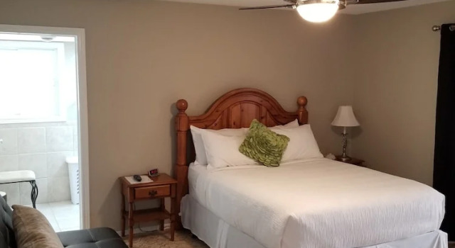 Двухместный номер Standard с видом на бассейн Bee 'n Bee Bed n' Breakfast