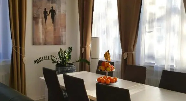 Apartment Deluxe, inklusive WLAN, Parkplatz und Netflix, Забронировать Апартаменты/квартира Отели Айфель с парковкой, Парковка