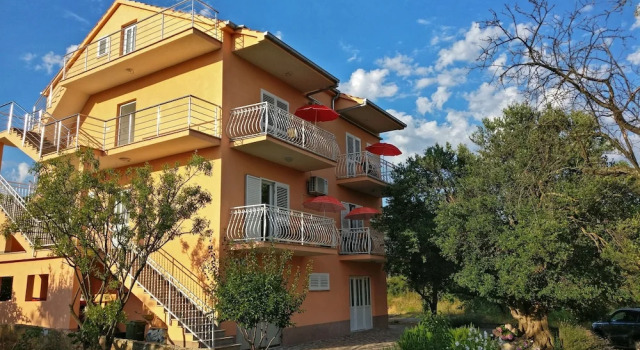 Beautiful view two bedroom apartment, Забронировать Апартаменты/квартира Отели Винишче с бассейном, рядом с Пляж Смоквина, Бассейн