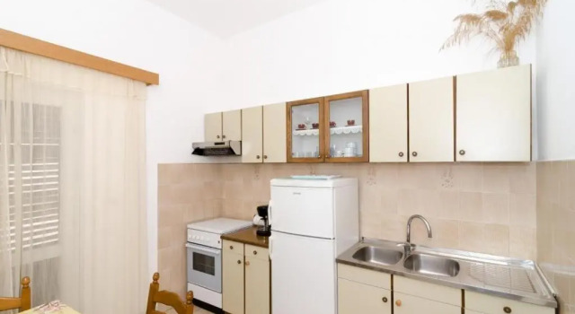 Апартаменты с 2 комнатами с балконом и с видом на море Apartments Kuzma