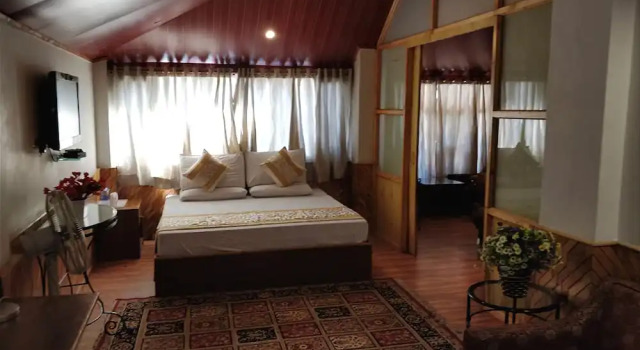 Hotel Natraj Pure Veg, Забронировать Отель Отели Манали с завтраком, Завтраки