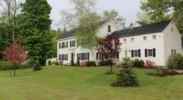 King Hill Inn & Kitchen, Buchen Sie Hotel New London Mount Sunapee Resort