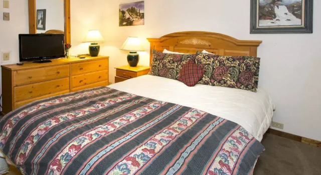 Mammoth Point 129 - Two Bedroom Condo, Забронировать Отель Отели Маммот-Лейкс 3 звезды, рядом с Подъемник 25, 3*