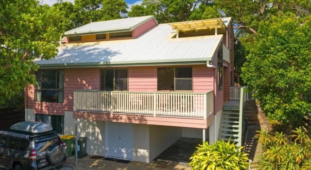 Straddie House