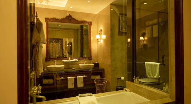 Номер Luxury Express Inn The Business Luxury Hotel