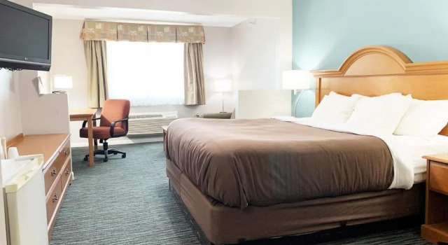 Люкс BridgePointe Inn & Suites by BPhotels, Lincoln I-80 & 27th St