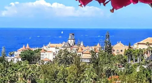 Terrazas del duque with private pool, Book Hotel Hotels in Tenerife with Parking, Parking