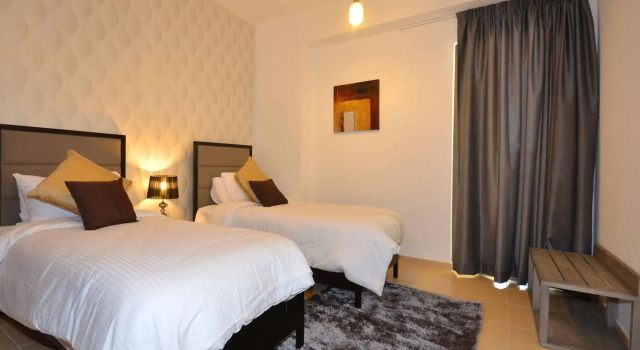 Vacation Holiday Homes - Jumeirah Beach Residences, Забронировать Отель Отели Эмирата Дубая с бассейном, рядом с Станция метро Jumeirah Lake Towers, Бассейн