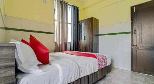 OYO 79046 Zco Residency