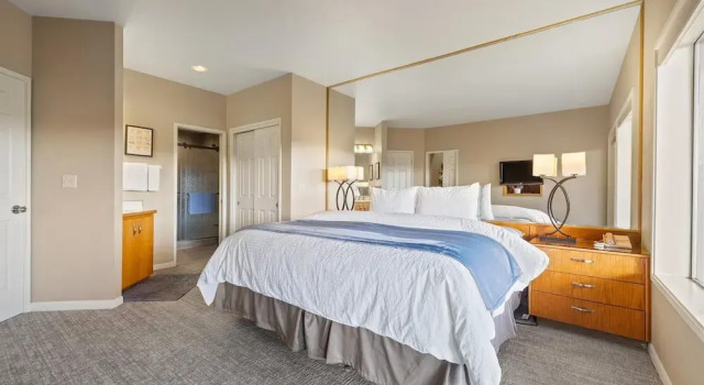 Riverview Retreat Picturesque 2 BDR in Resort!