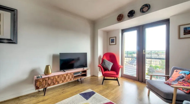 Bright 2Br Home In Stunning Stockbridge, Забронировать Апартаменты/квартира Отели Эдинбурга с парковкой, рядом с Памятник Вальтеру Скотту, Парковка