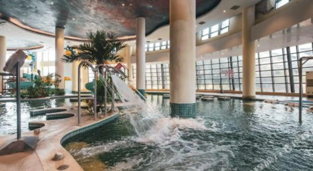 Jiashan Yunlan Bay Honglu  Yuanlin Hotel, Book Hotel Jiashan Zhejiang