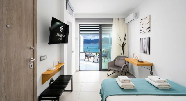 Студия Comfort Althea Suites