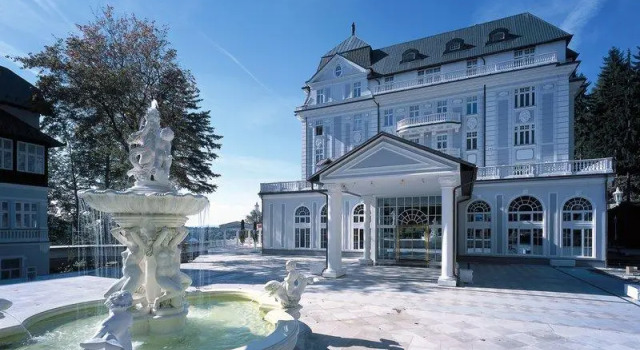 Полулюкс Esplanade Spa and Golf Resort