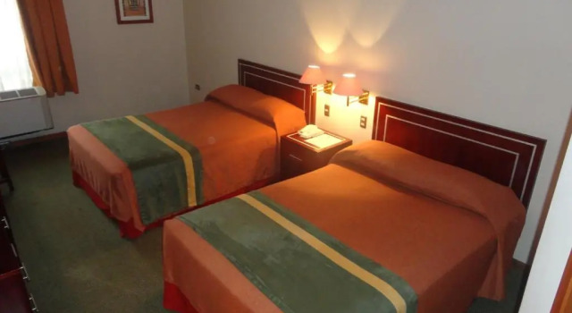 Четырёхместный номер Standard Hotel Diego de Almagro Los Angeles