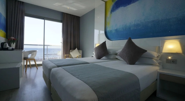Номер Deluxe с балконом и с видом на море AZ Hotel Vague d’Or