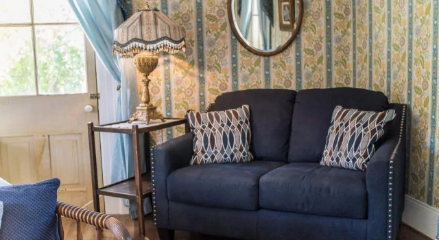 Двухместный номер Deluxe с балконом The Mulberry Inn -An Historic Bed and Breakfast
