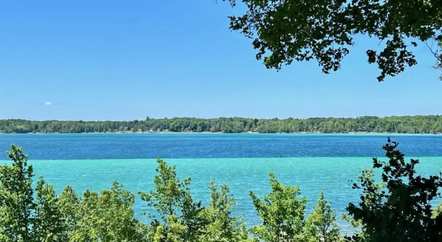 Люкс The Torch Lake Bed and Breakfast