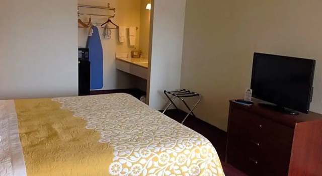 Шестиместный номер Standard Days Inn by Wyndham Andover