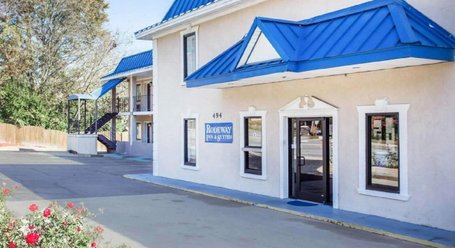 Номер Standard Rodeway Inn & Suites Fort Jackson