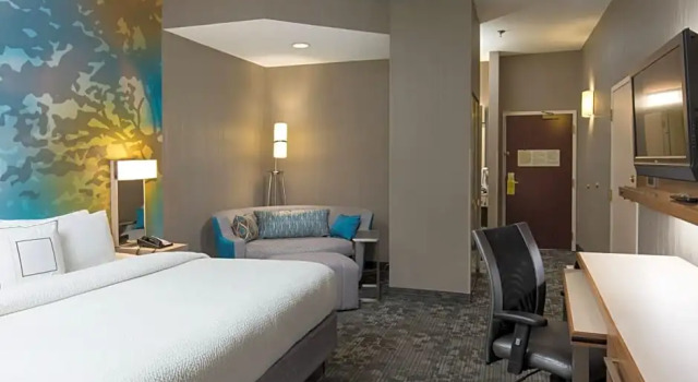 Двухместный люкс Courtyard Kansas City East/Blue Springs