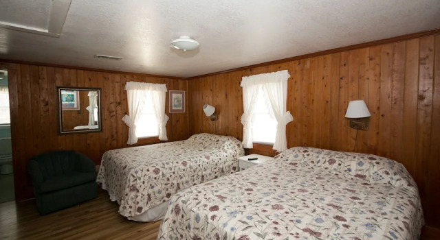 Четырёхместный номер Superior с балконом Outer Banks Motel
