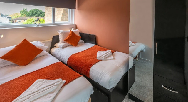 Charming 2-bed Apartment in Windsor - Free Parking, Varaa Huoneisto Asunnot kohteessa Merseyside, Huoneisto